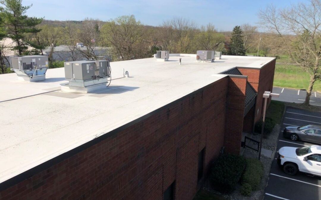Tips For How To Measure The Slope of a Commercial Flat Roof